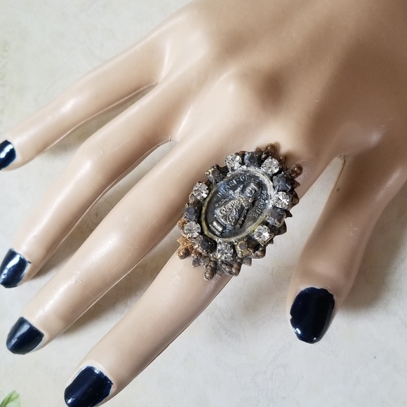 Hand Crafted Repurposed Vintage Infant of Prague Relic Medal Rhinestone Ring - Picture 13 of 16